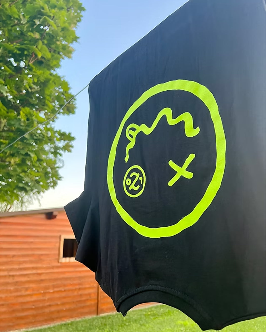 T-SHIRT GREEN SMILE BLACK